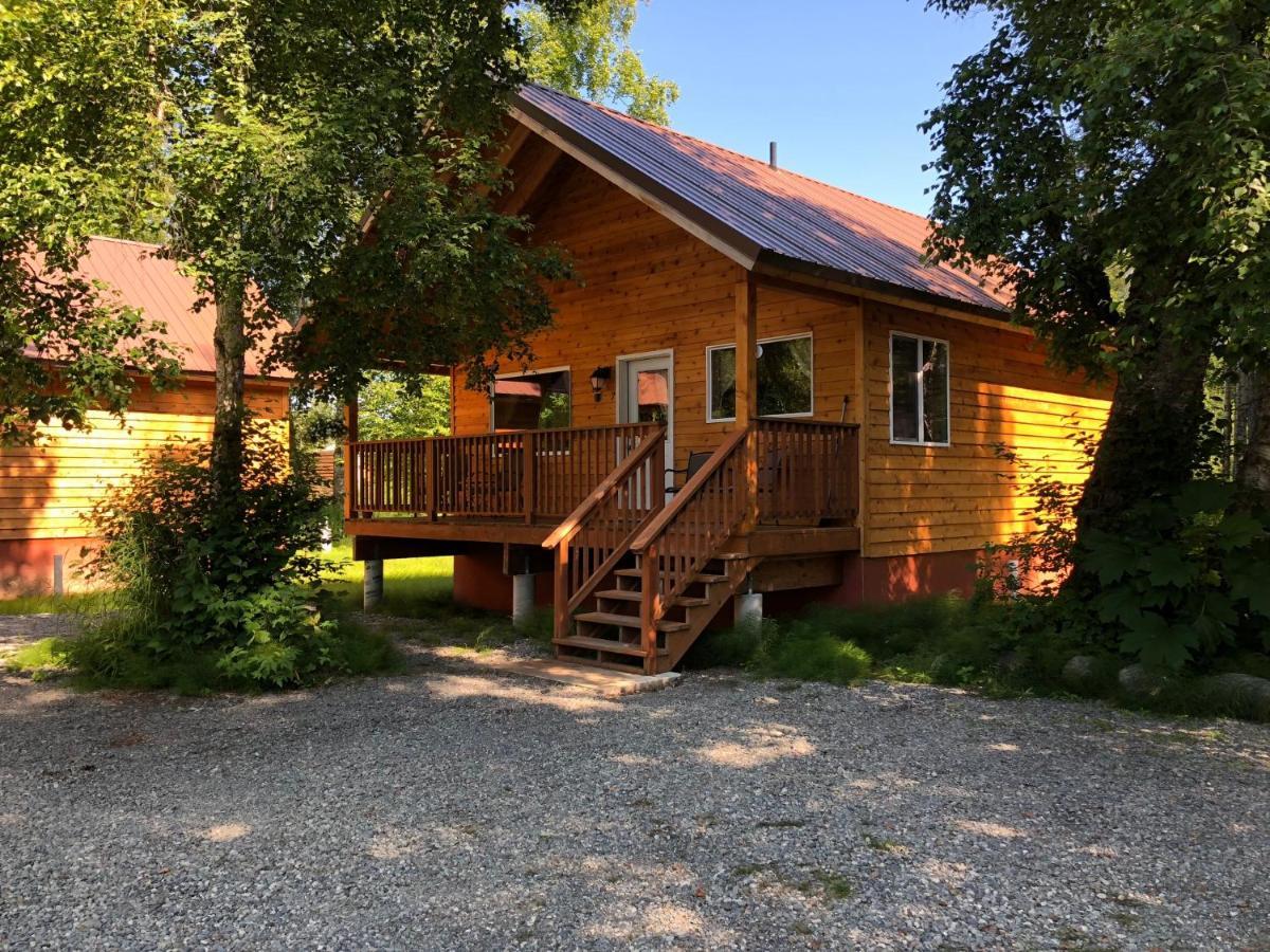 Susitna River Lodging, Backwoods Cabins Толкітна Екстер'єр фото