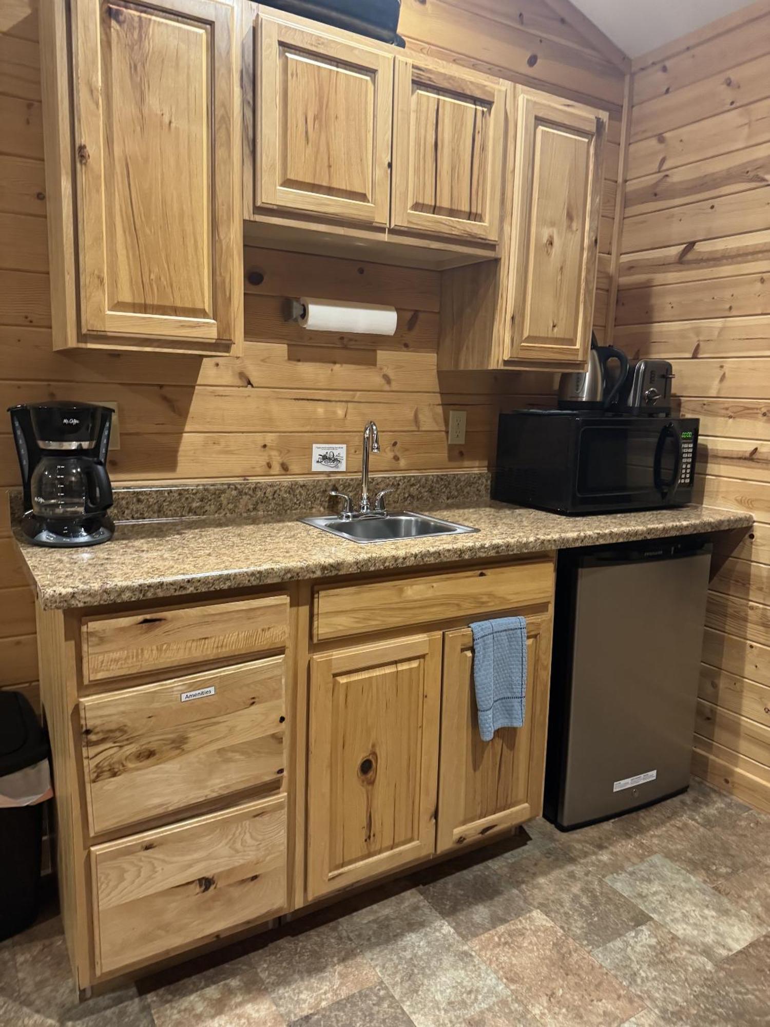 Susitna River Lodging, Backwoods Cabins Толкітна Екстер'єр фото